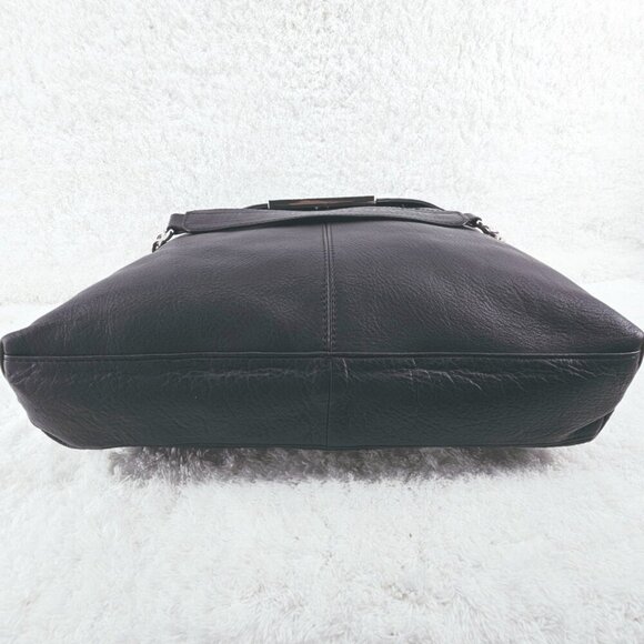 B MAKOWSKY Black Texture Leather Shoulder Bag Silver Chain and Leather Strap - Picture 9 of 15